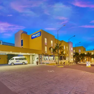 Express By Marriott Queretaro